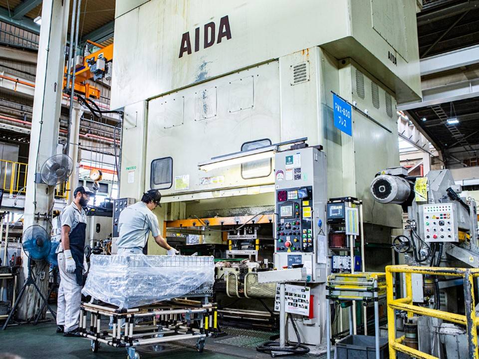 ラインペーサー(ロボットライン)の特徴と他のプレス加工との違い | 板鍛造・プレス加工技術.com